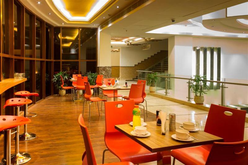 Club Florence غورغاون المظهر الخارجي الصورة