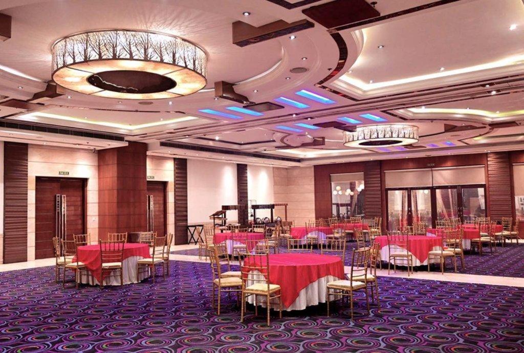 Club Florence غورغاون المظهر الخارجي الصورة